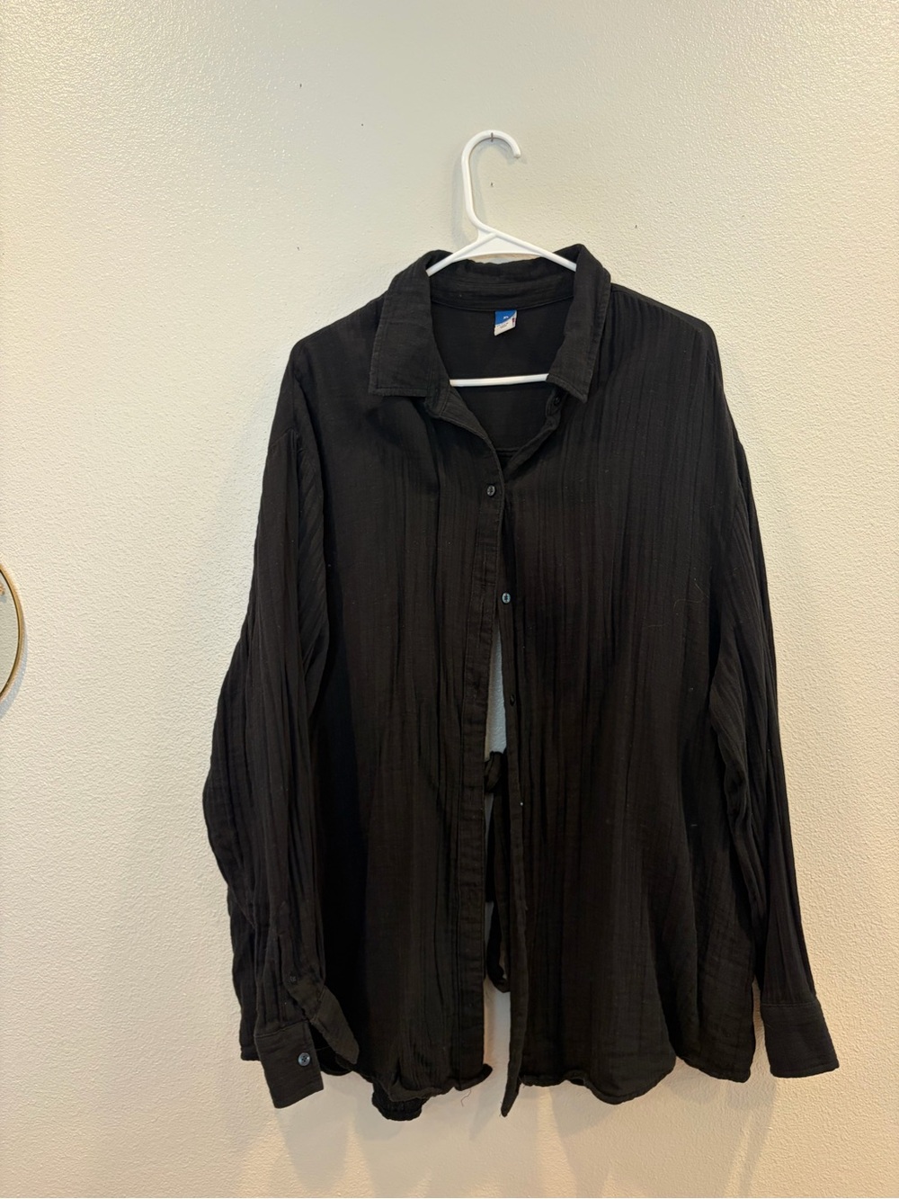Old Navy Black Women’s Long-Sleeve Button-Down Shirt
